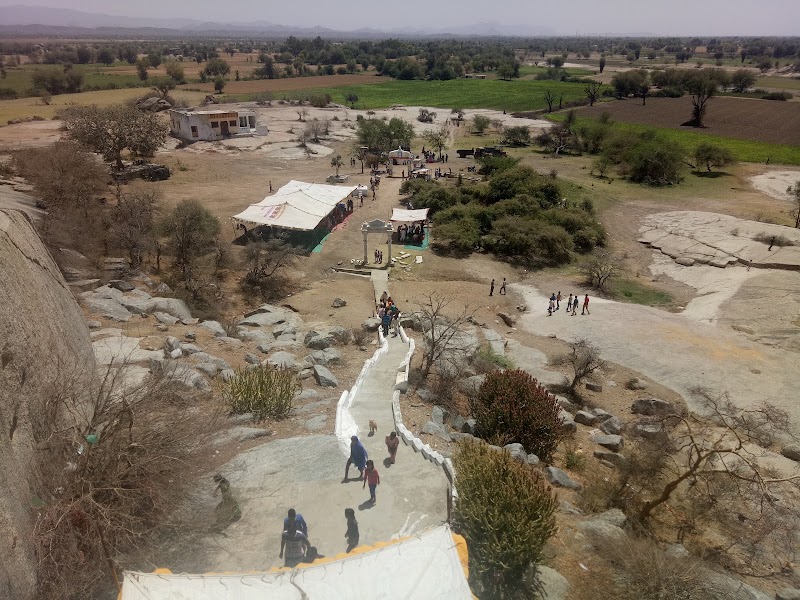 Devgiri Temple - देवगिरि माता जी का मंदिर - Devgiri Temple - देवगिरि माता जी का मंदिर, Devgiri hills, gaon, near Mori, Sena, Jawai Bandh, Rajasthan 306126, India