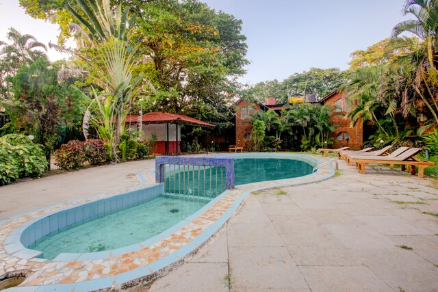 Capital O 322 Sea Breeze Candolim - Capital O 322 Sea Breeze Candolim, Opp Village Panchayat Murrod, Candolim, Goa, Candolim, Goa 403515, India