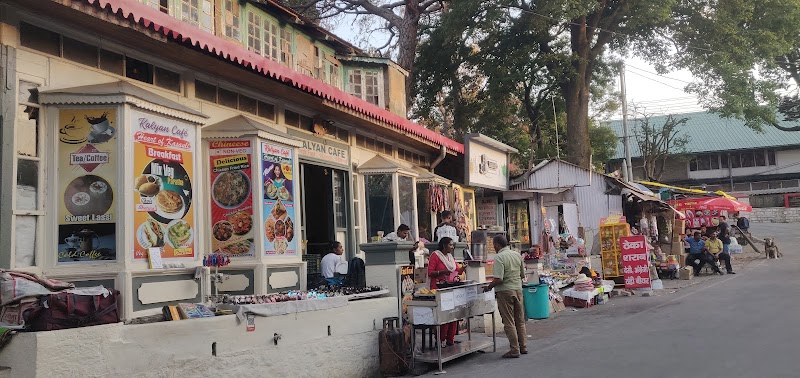 Pine Mall, Kasauli - Pine Mall, Kasauli, WX27+4MV, Mall Rd, Kasauli, Himachal Pradesh 173204, India