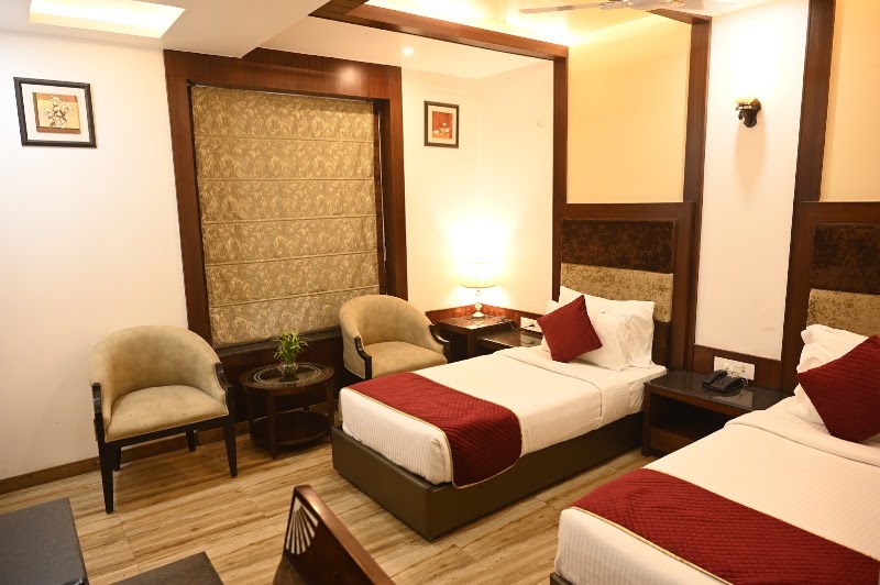 Hotel Square Inn - Hotel Square Inn 8XQH+6F6 Budh Vihar Colony, The Mall Rd, near Madin Hotel, Varanasi cantonment, Varanasi, Uttar Pradesh 221002, India