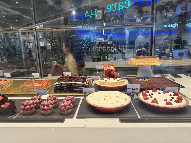 L'ETO - L'ETO Ground Floor, Marina Mall - Sheikh Zayed Rd - Marsa Dubai - Dubai Marina - Dubai - United Arab Emirates
