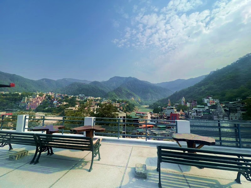 Hotel Manikut - Hotel Manikut opposite to Royal Cafe, Laxman Jhula, Rishikesh, Jonk, Uttarakhand 249302, India