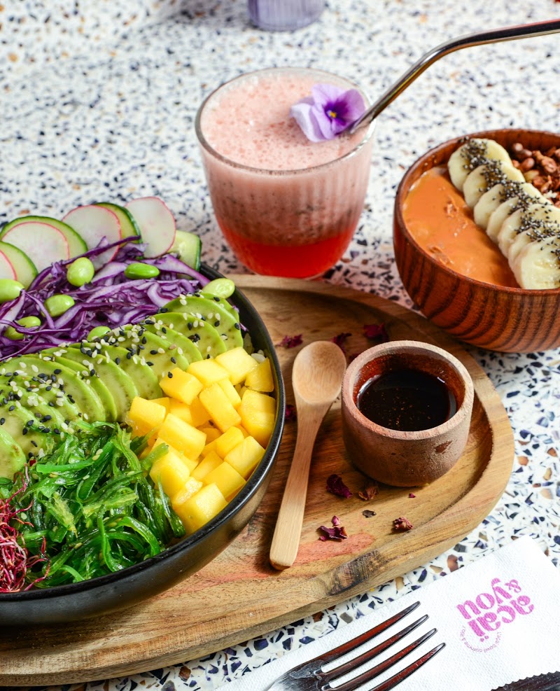 Acai and You - Odéon | All week Brunch & Coffee - Acai and You - Odéon | All week Brunch & Coffee 47 Rue Dauphine, 75006 Paris, France