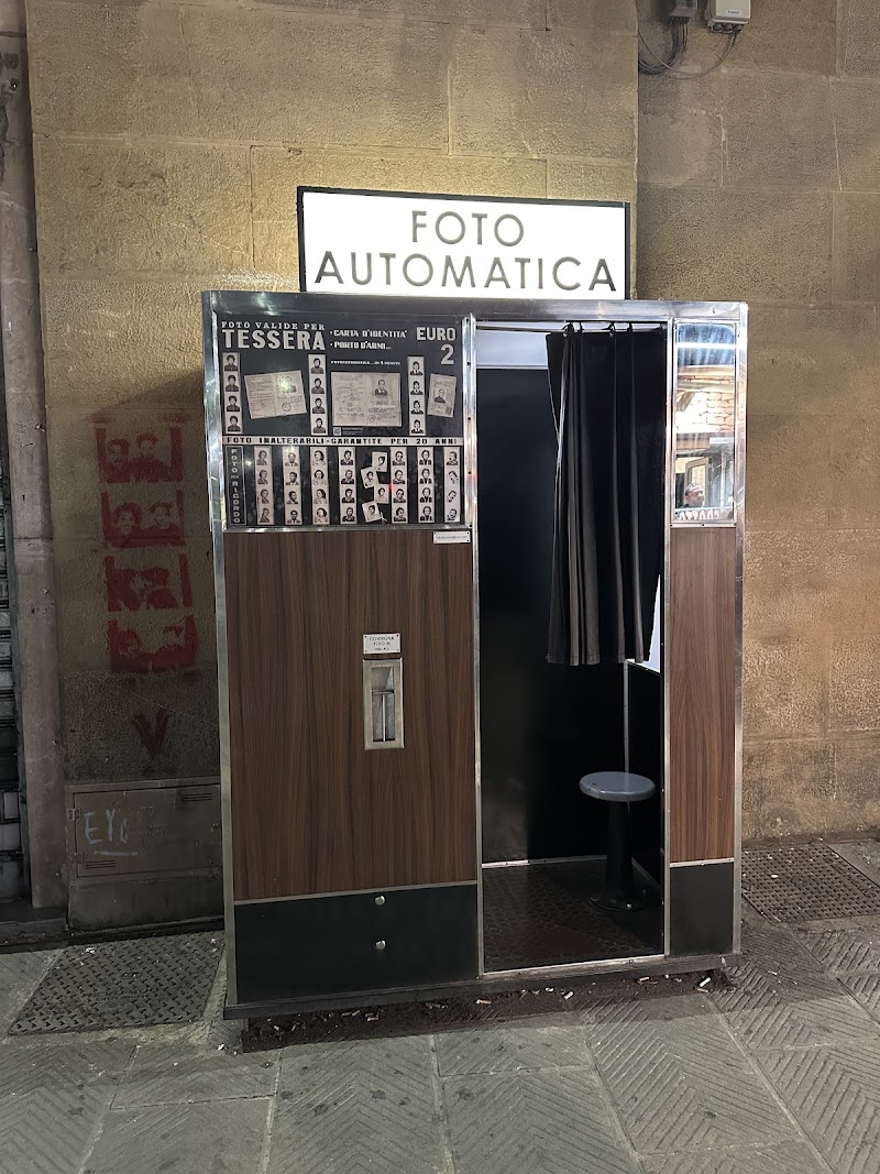 Fotoautomatica - Fotoautomatica, Largo Fratelli Alinari, 50123 Firenze FI, Italy