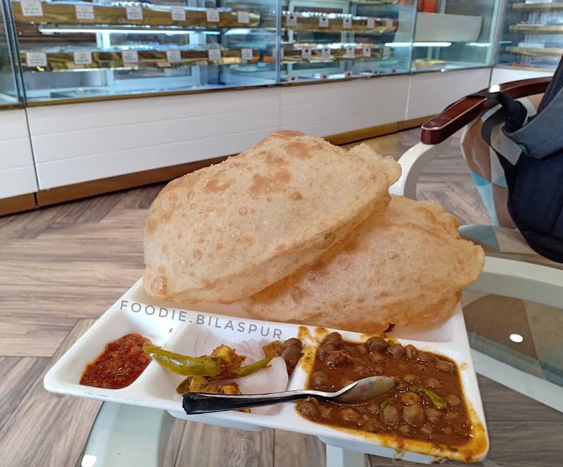 New Delhi Sweets - New Delhi Sweets, near Raja Raghuraj Singh Stadium, near Bilaspur, Masanganj, Telipara, Chhattisgarh 495001, India