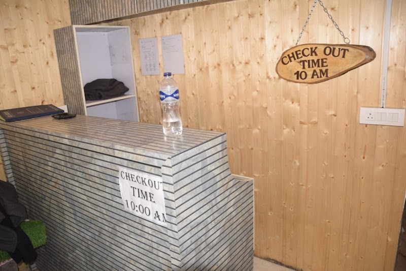 Wooden Stays - Wooden Stays, opposite Metropol Parking, Mallital, Nainital, Uttarakhand 263001, India