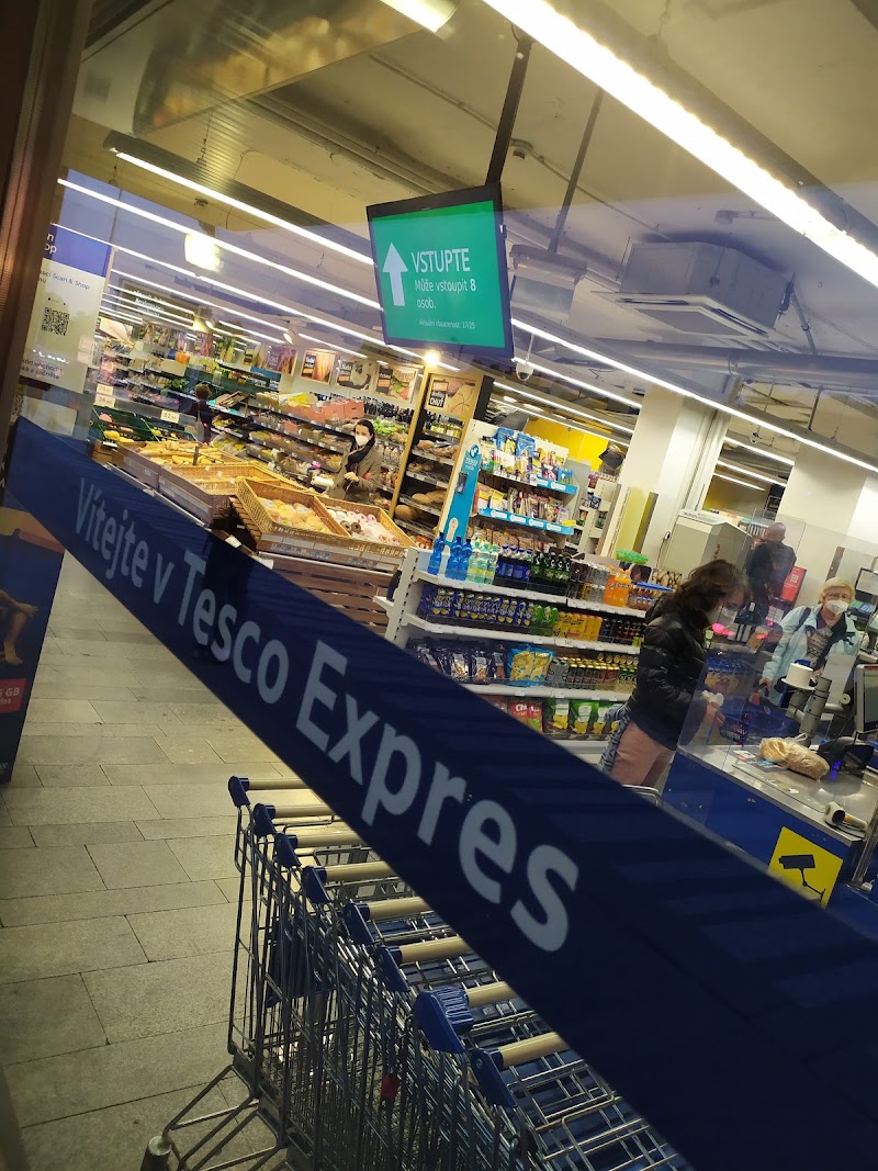 Tesco Expres - Tesco Expres M. Horákové 116/109, Hradčany, 160 00 Praha-Praha 6, Czechia