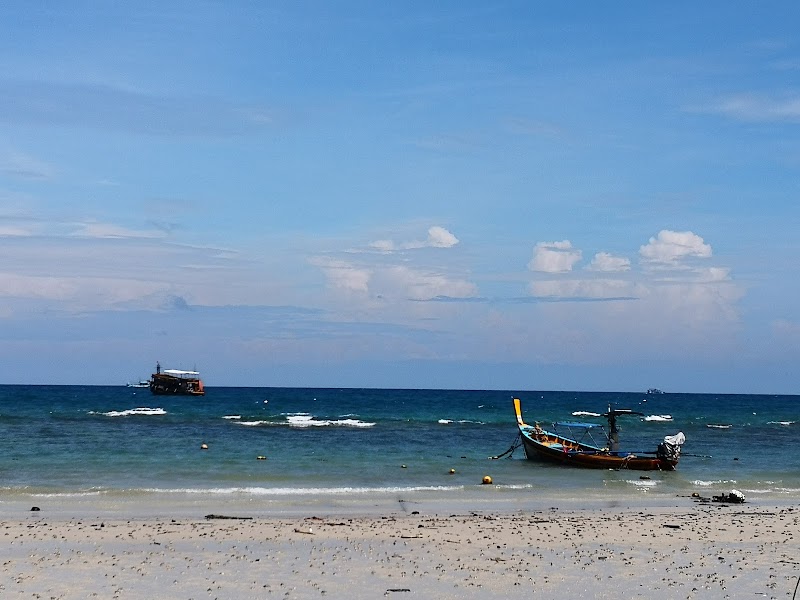Sairee Beach - Sairee Beach Sairee Beach, Koh Pha-Ngan, Surat Thani 84280, Thailand