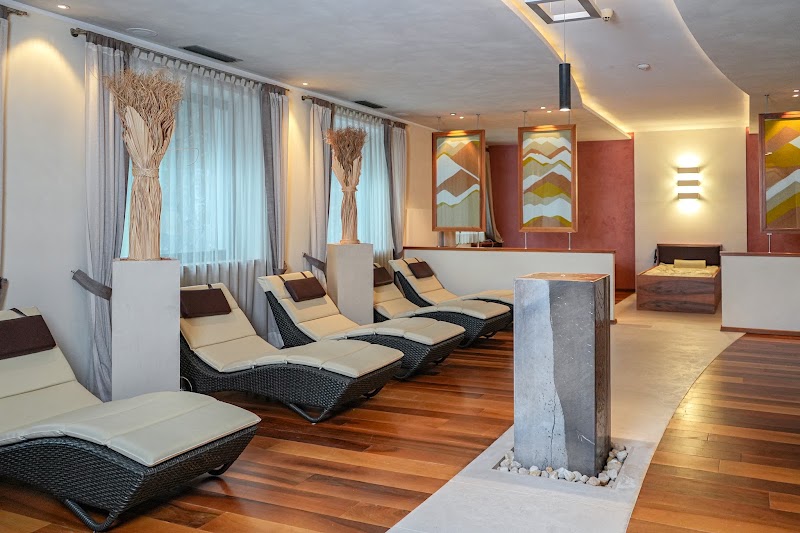Hotel Carmen Dolomites - Hotel Carmen Dolomites Streda Chemun, 16, 39047 Santa Cristina Valgardena BZ, Italy