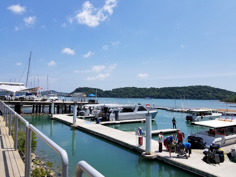 Hype Luxury Boat Club. (Departure point) - Hype Luxury Boat Club. (Departure point) R89X+6Q2 Ao, Tambon Chalong, Thailand