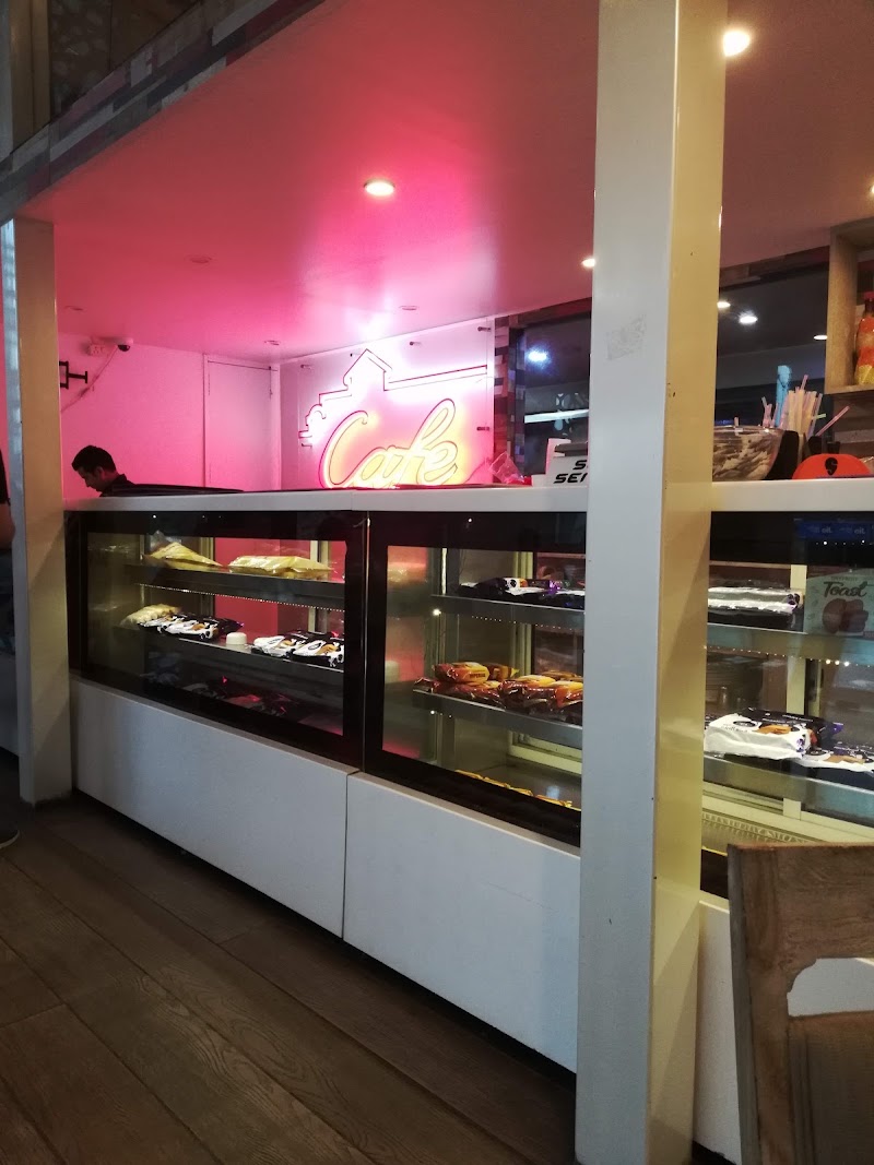 Status Pure Veg Restaurant - Status Pure Veg Restaurant New Hari Phatak, Indore Road, Ujjain, Jabsinghpura, Ujjain, Sawara Khedi, Madhya Pradesh 456010, India