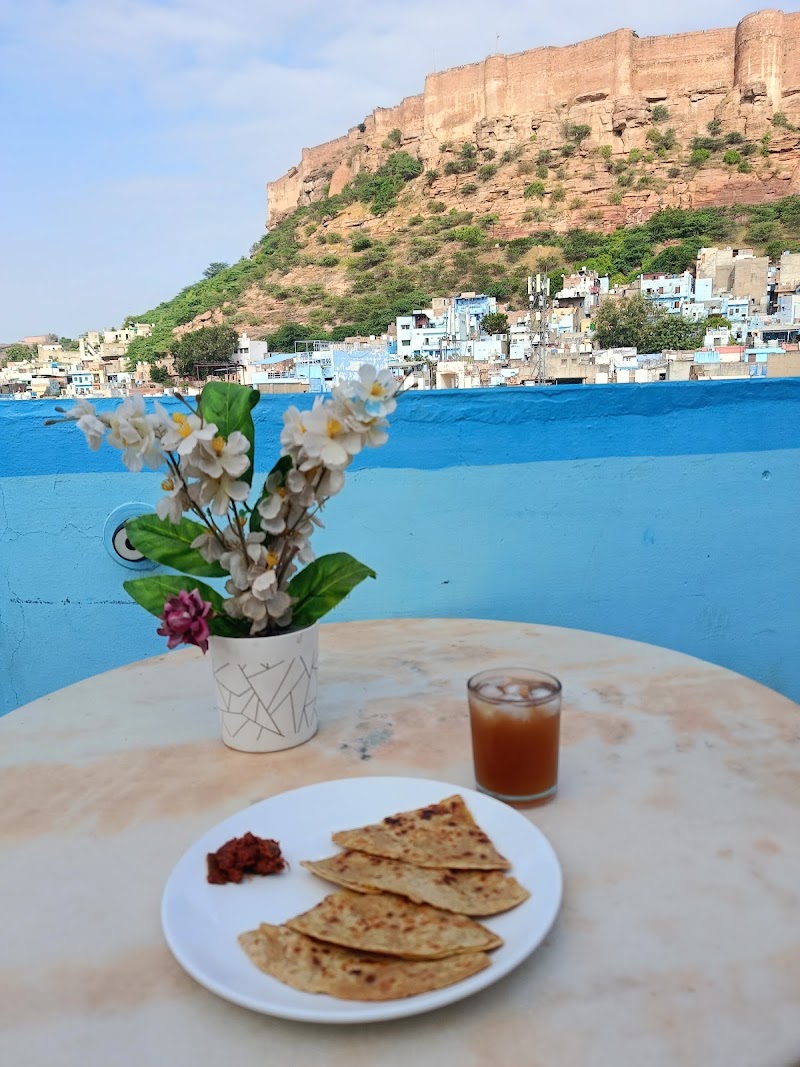 BLUE STAY ROOF TOP CAFE AND RESTAURANT - BLUE STAY ROOF TOP CAFE AND RESTAURANT Fort Rd, near Clock Tower, Killi Khana, makrana mohalla, Sodagaran Mohalla, Jodhpur, Rajasthan 342001, India