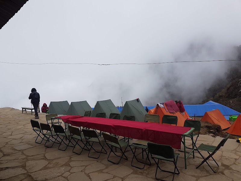 Hotel Fishtail - Hotel Fishtail, CVM8+4RH, Lwang Ghalel 33700, Nepal