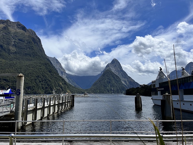 Milford Sound Lookout - Milford Sound Lookout, 79 Milford Sound Highway, Milford Sound 9679, New Zealand