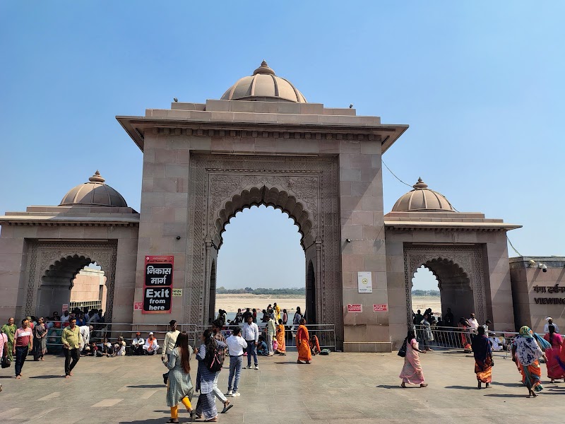 Shri Kashi Vishwanath Jyotirlinga Mandir Parisar - Shri Kashi Vishwanath Jyotirlinga Mandir Parisar 31-24, Gyanvapi Main Road Vishalaks, Kashi Lahori Tola Near Ganpati Guest House Meer Ghat, Ghats of Varanasi, Lahori Tola, Varanasi, Uttar Pradesh 221001, India