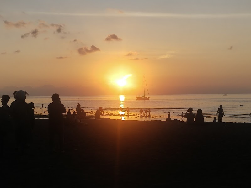 Lovina Beach - Lovina Beach, Jl. Raya Singaraja, R2PC+JMG, Temukus, Kecamatan Buleleng, Kaliasem, Kec. Banjar, Kabupaten Buleleng, Bali 80117, Indonesia