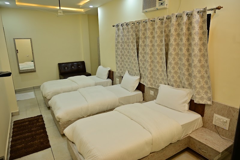 Hotel Raghuveer - Hotel Raghuveer, Satna road, opp. Annapurna Seva hotel, Kashavgarh, Chitrakoot, Madhya Pradesh 485334, India