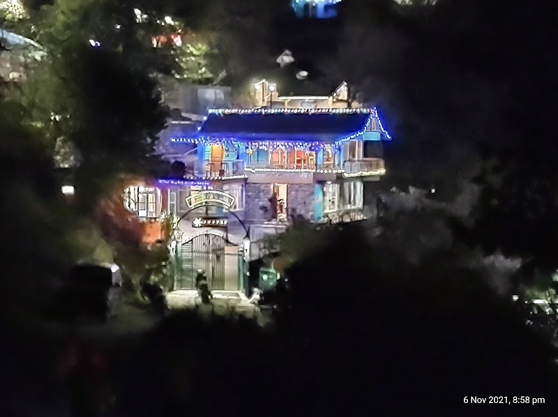 Zostel Plus Mussoorie (Kempty) - Zostel Plus Mussoorie (Kempty) Zostel Plus Banglow Ki Kandi, Charleville, Dehradun, Mussorie Range, Uttarakhand 248179, India