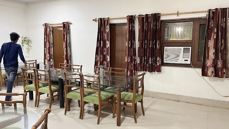 Central Government Holiday Home - Central Government Holiday Home, Sector 15, Sector 14, Kar Kunj Chauraha, Avas Vikas Colony, Sikandra, Agra, Uttar Pradesh 282007, India