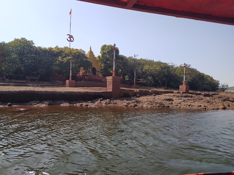 Hanuman Temple - Hanuman Temple venaa Lake, WMM7+5VF, Mahabaleshwar, Maharashtra 412806, India