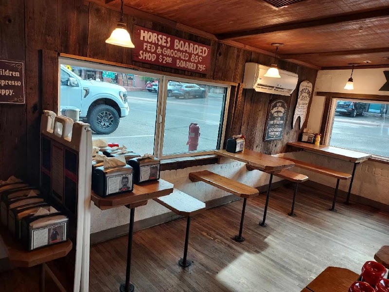 Outlaw Grille - Outlaw Grille, 250 Jordan Rd, Sedona, AZ 86336, USA