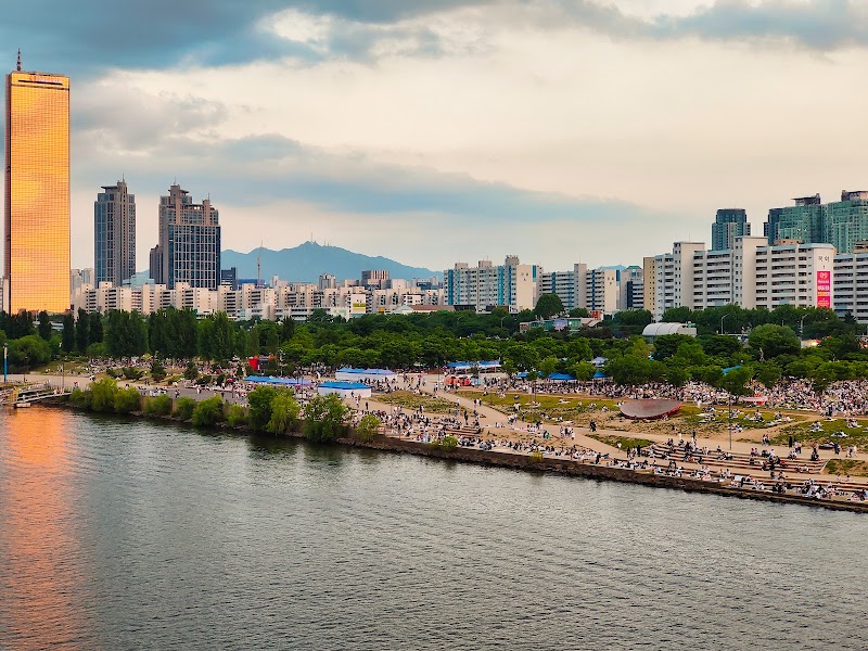 Yeouido Hangang Park - Yeouido Hangang Park 330 Yeouidong-ro, Yeongdeungpo District, Seoul, South Korea