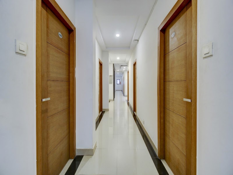 Super Townhouse Oak LB Nagar Ramoji - Super Townhouse Oak LB Nagar Ramoji, 8-4-22/B, Sagar Road, Saroornagar Hotel, Karmanghat Rd, near Jeevan Hospital Hotel N7 Elite, Padma Nagar Colony, Champapet, Hyderabad, Telangana 500079, India