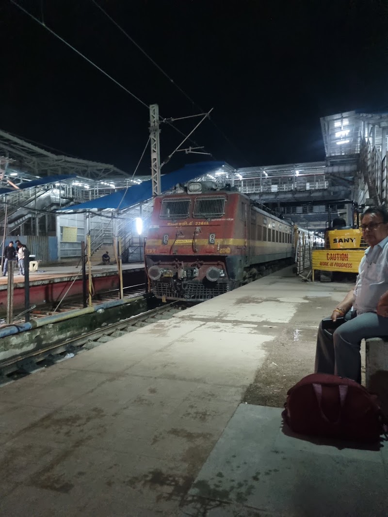 Gwalior railway station - Gwalior railway station, 657J+Q4F, Railway Colony, Gwalior, Madhya Pradesh 474002, India