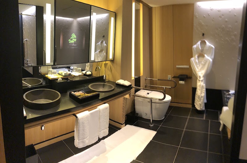 The Ritz-Carlton, Kyoto - The Ritz-Carlton, Kyoto Japan, 〒604-0902 Kyoto, Nakagyo Ward, Hokodenchō, ５４３ 鴨川二条大橋畔