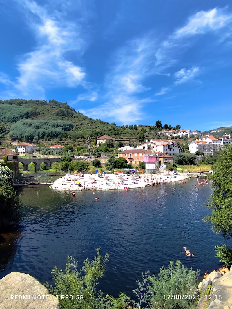 Praia Fluvial de Avô - Praia Fluvial de Avô Avô, Portugal