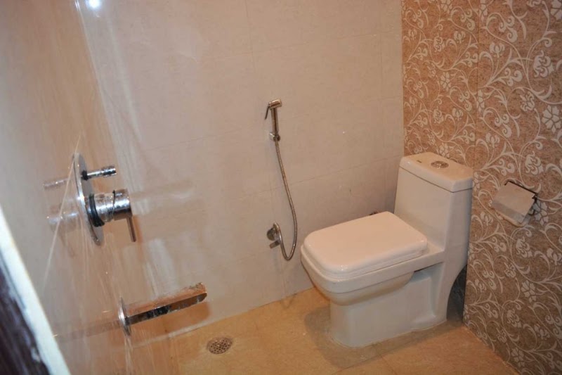 Hotel O Alpha Stay - Hotel O Alpha Stay Gali No 12, A-260, near IGI Road, Kapas Hera Extension, Kapas Hera, New Delhi, Delhi 110037, India