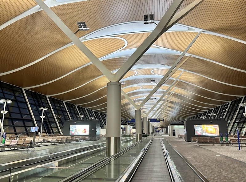 Shanghai Pudong International Airport - Shanghai Pudong International Airport, 4RV5+P8J, Ying Bin Gao Su Gong Lu, Pu Dong Xin Qu, Shang Hai Shi, China
