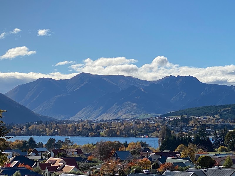 Lake Views Wanaka Apartment