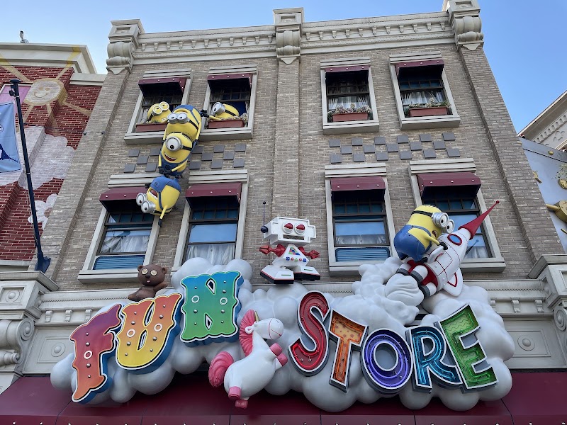 Despicable Me: Minion Mayhem - Despicable Me: Minion Mayhem, 2-chōme-1-33 Sakurajima, Konohana Ward, Osaka, 554-0031, Japan