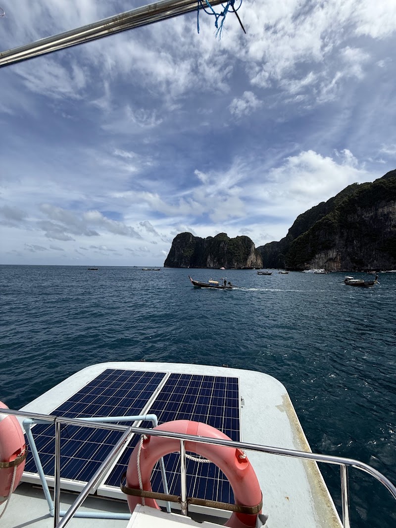 Princess Divers - Scuba Diving Phi Phi Island - Princess Divers - Scuba Diving Phi Phi Island 103 Phi Phi Island Tambon Ao Nang, Krabi Chang Wat Krabi 81000, Thailand