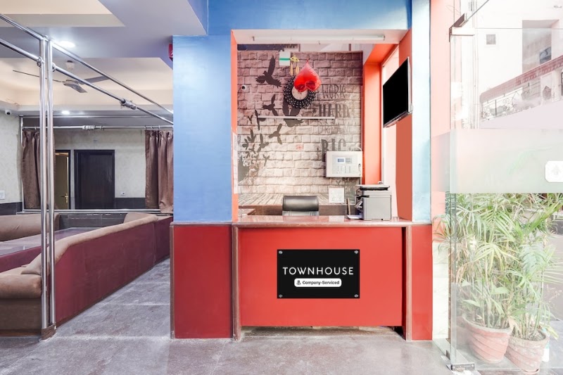 Townhouse Maithli Marg Sector 55 formerly Red Roof - Townhouse Maithli Marg Sector 55 formerly Red Roof, A-05, A-5 sector 56, A Block, Indian Oil Nagar, Sector 55, Noida, Uttar Pradesh 201307, India