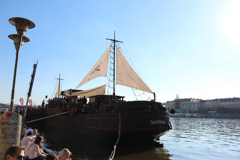 Náplavka Riverbank - Náplavka Riverbank, Rašínovo nábř. 44/2, Vyšehrad, 128 00 Praha-Praha 2, Czechia