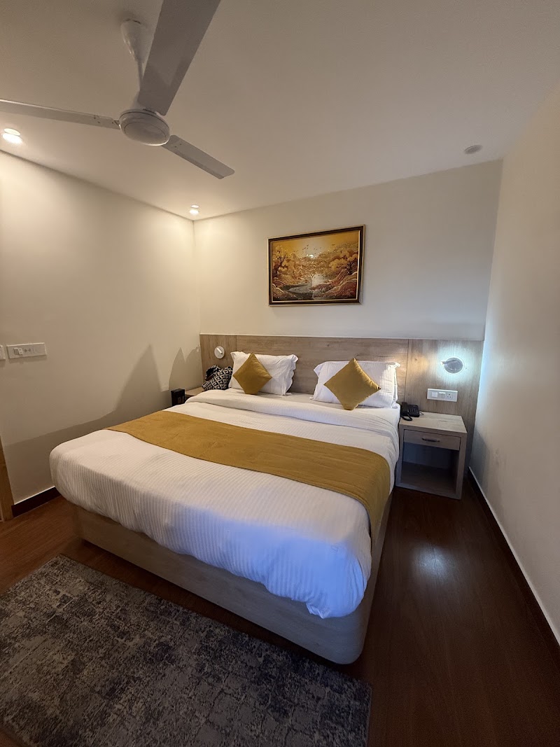 Bummy's by Vyaana Retreats - Bummy's by Vyaana Retreats Near, Ambedkar Chowk, Library, The Mall Road, Mussoorie, Uttarakhand 248179, India