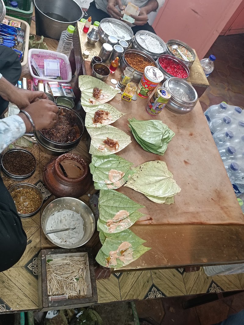 Godowliya Crossing - Godowliya Crossing, 8254+JM8, Luxmanpura, Godowlia, Varanasi, Uttar Pradesh 221001, India