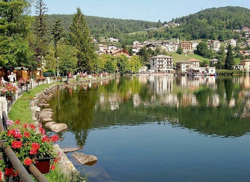 Lago della Serraia