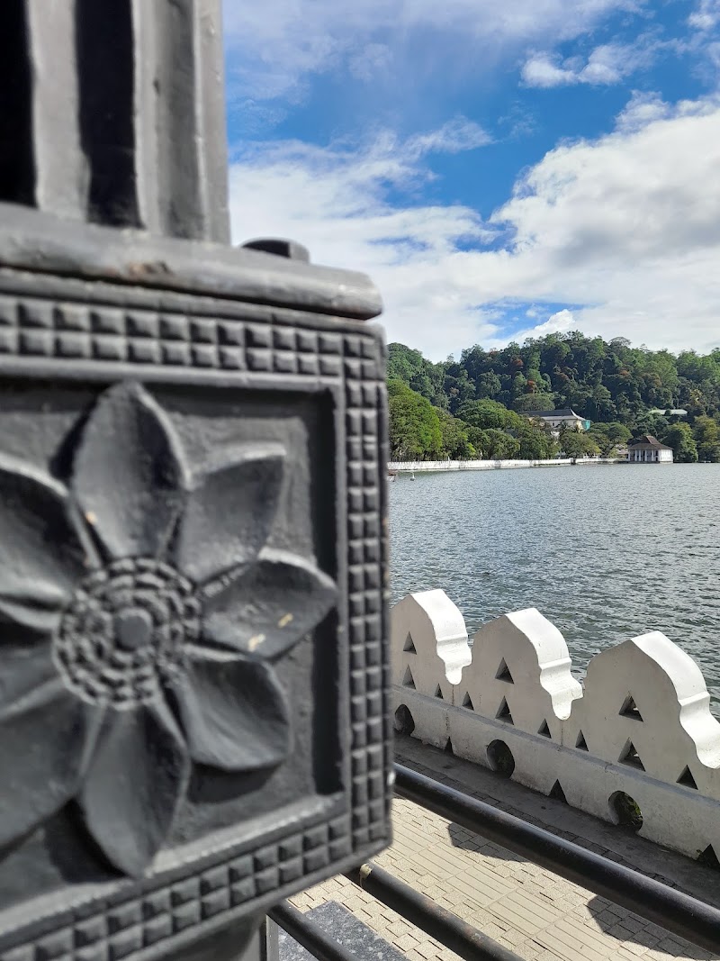 Kandy Lake Round - Kandy Lake Round, 7JVQ+448, Kandy, Sri Lanka