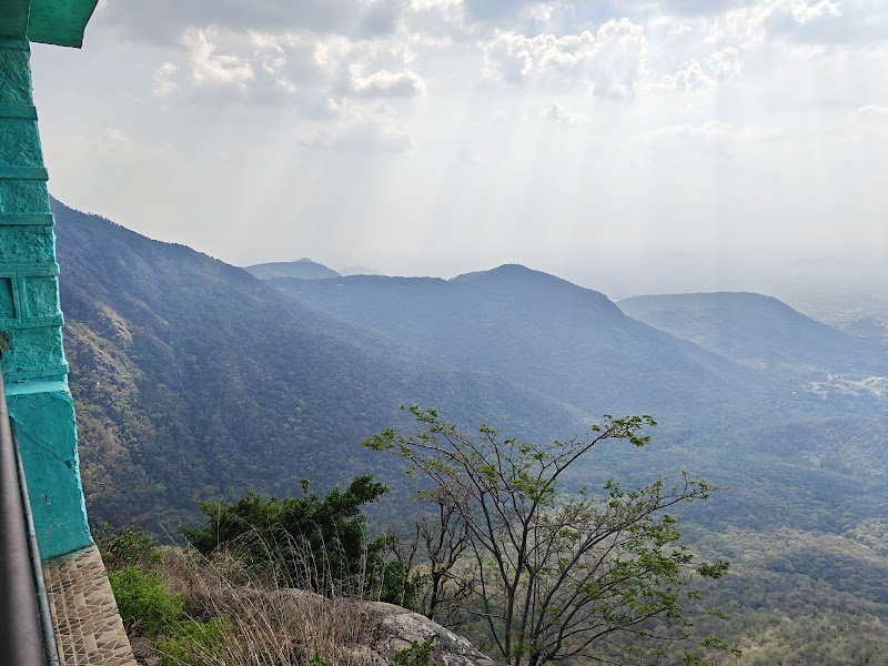 Karadiyur View Point - Yercaud - Karadiyur View Point - Yercaud R5QQ+CVM, Nagloor Kolakoor Road, Karadiyoor, Elavadi, Kotadiyar, Tamil Nadu 636602, India