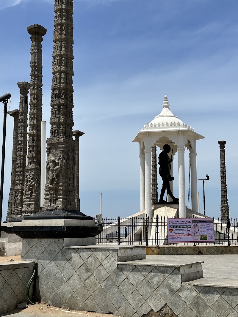 Mahatma Gandhi Statue
