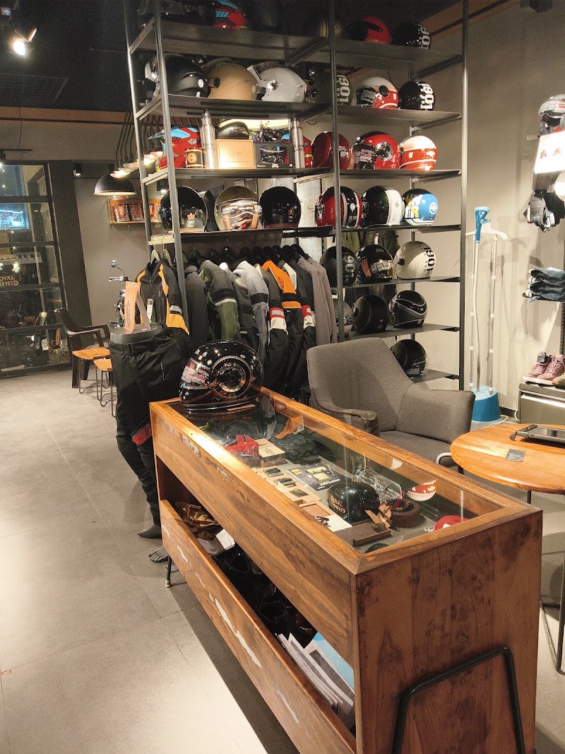 Royal Enfield Showroom - Blue Sapphire Motors - Royal Enfield Showroom - Blue Sapphire Motors Blue Sapphire Motors, Srikant Verma Marg, Vaishali Nagar, Chowk, Bilaspur, Vidya Nagar, Chhattisgarh 495004, India