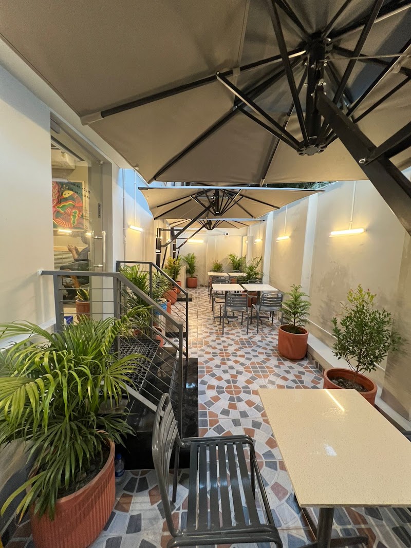 Blue Tokai Coffee Roasters | Phool Bagan - Blue Tokai Coffee Roasters | Phool Bagan Ground Floor, No P/148B, Swarupananda Sarani, Kadapara, Phoolbagan, Kankurgachi, Kolkata, West Bengal 700054, India