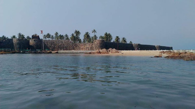 Durvank Scuba Diving and Watersports - Durvank Scuba Diving and Watersports, Beach, near MTDC Resort, Tarkarli, Malvan, Maharashtra 416606, India