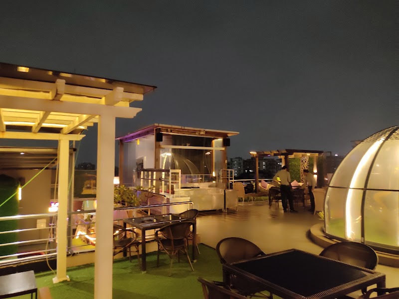 CLUB AERIES - SKYBAR & KITCHEN - CLUB AERIES - SKYBAR & KITCHEN, Spencer's 6thFloor terrace, 145, Rash Behari Ave, Gariahat, Kolkata, West Bengal 700029, India