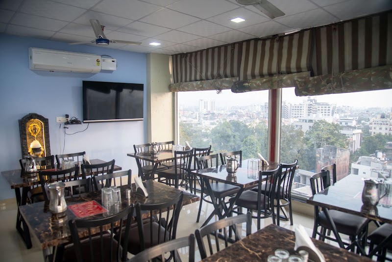 Hotel Thikana Palace - Hotel Thikana Palace 11, Fateh Singh Market, Hotel, Palace Road, opp. ITC RAJPUTANA, Gopalbari, Jaipur, Rajasthan 302006, India