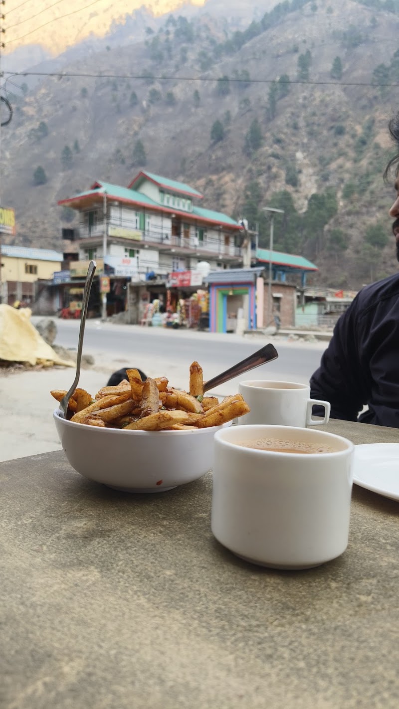 Himalayan Food Corner - Himalayan Food Corner near Dev Sanskriti Tour and Travels, Aut, Himachal Pradesh 175121, India