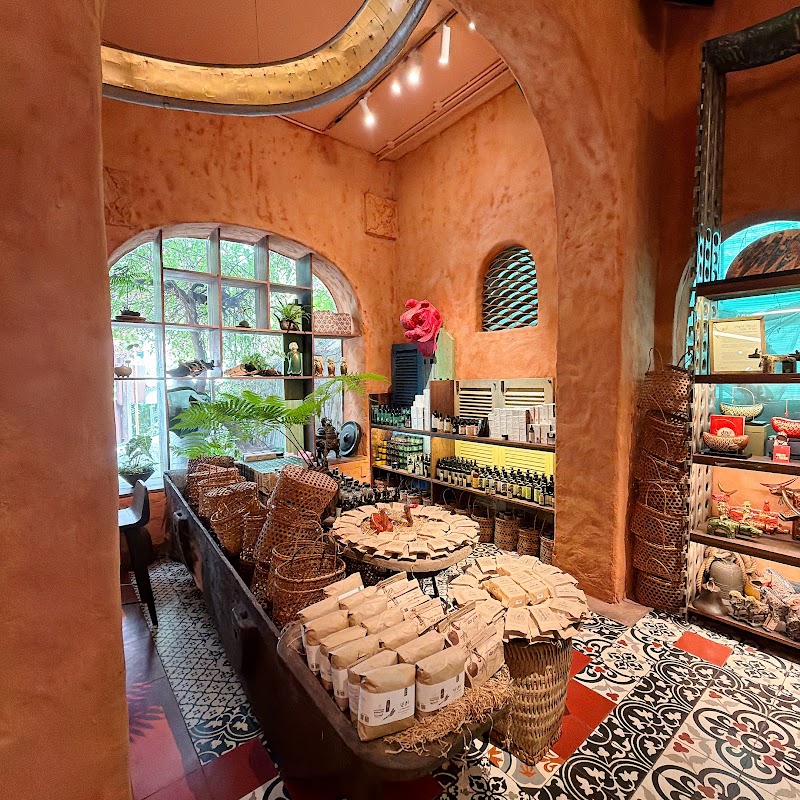 Hum Lounge - Hum Lounge, 34 Võ Văn Tần, Xuân Hòa, Hồ Chí Minh 70000, Vietnam